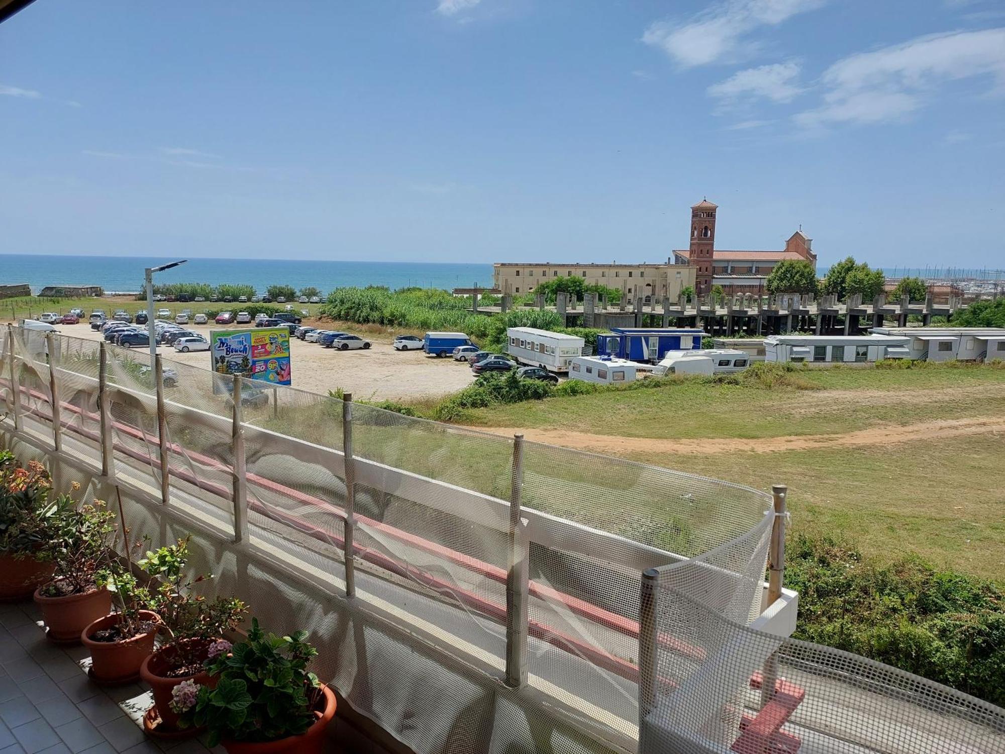 Bed and Breakfast A Casa Di Vale Nettuno Exterior foto